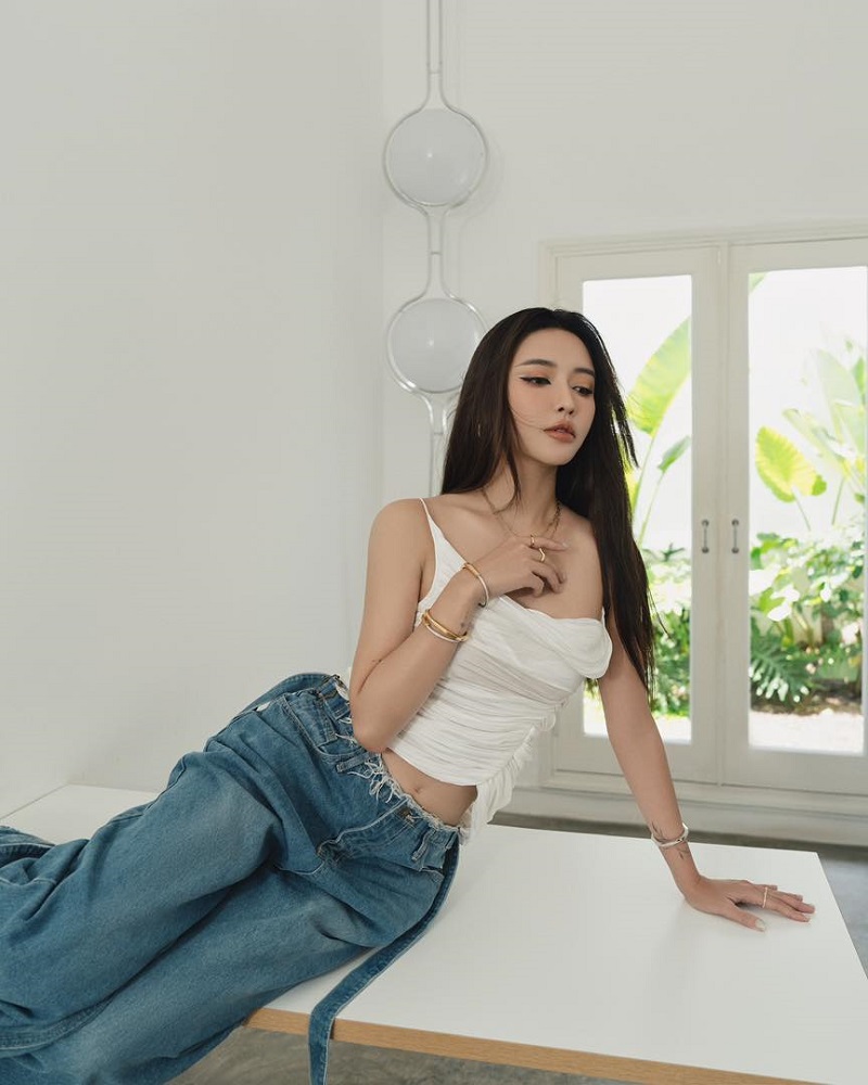 Bích Phương sexy 3