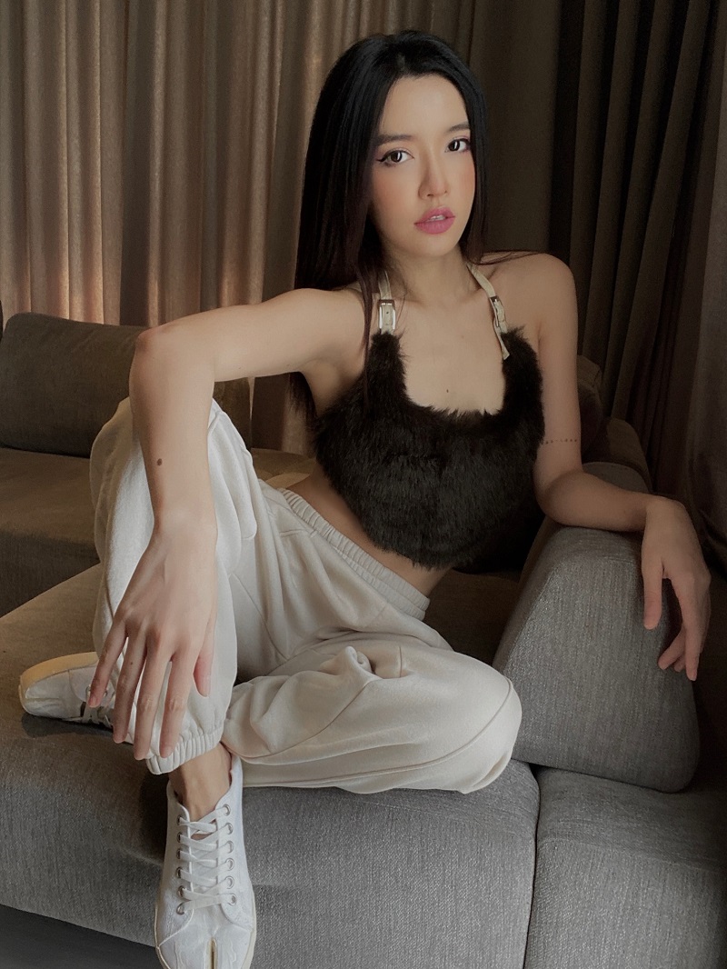 Bích Phương sexy 7