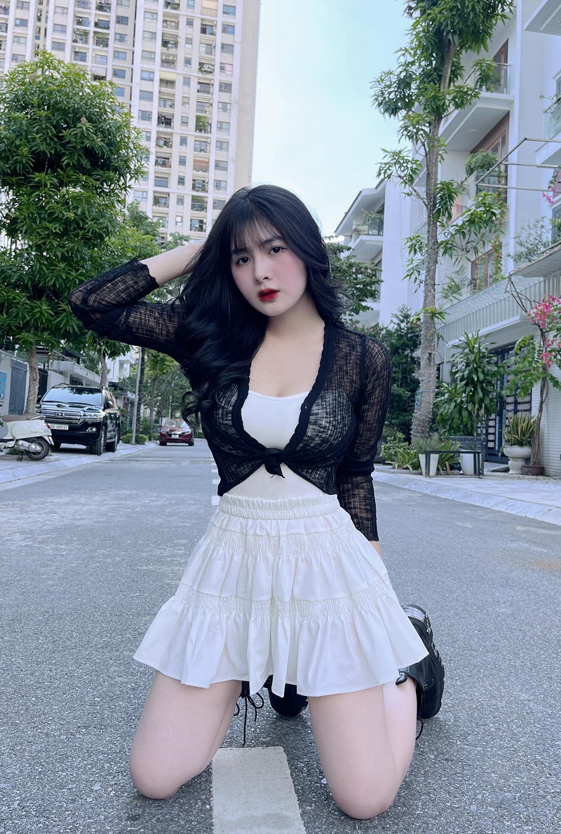 Quỳnh Alee sexy 13