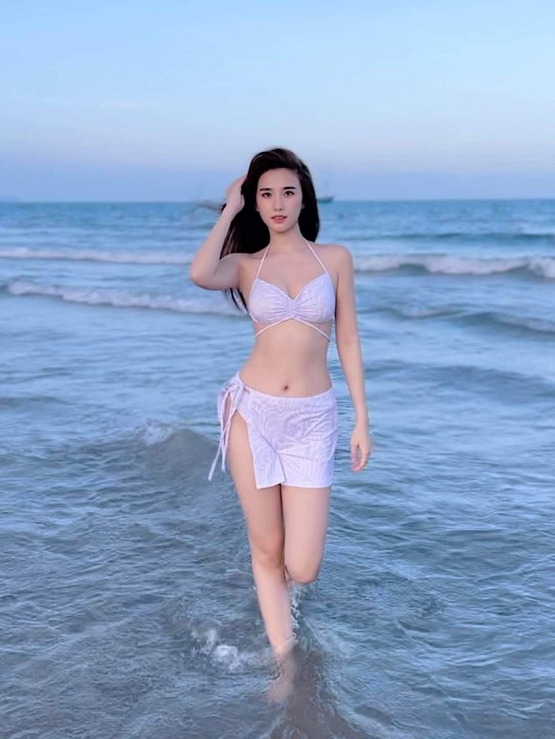 Thanh Mèo Bikini 6