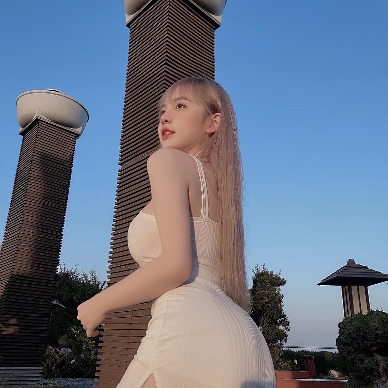 Trần Huyền Trân sexy 1