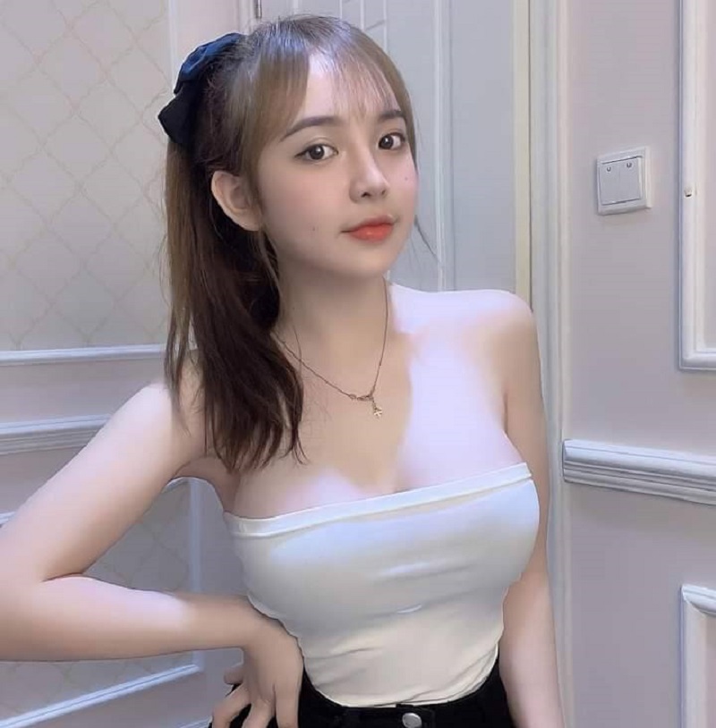 Trần Huyền Trân sexy 13