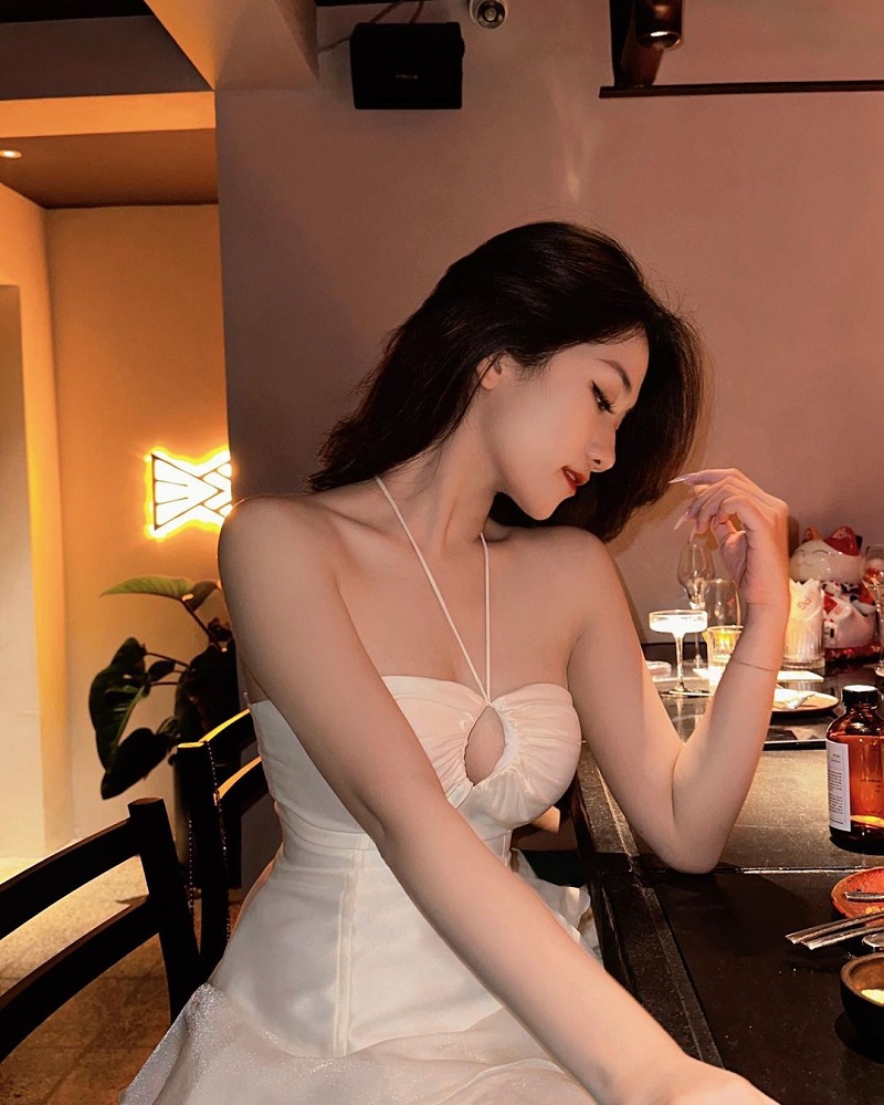 Linh Nắng sexy 13