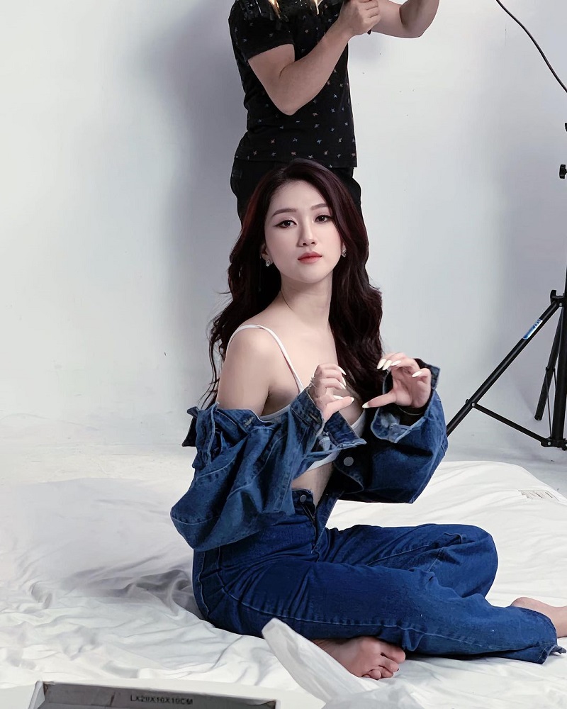 Linh Nắng sexy 8